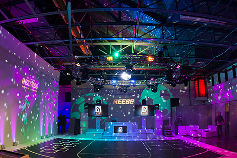 John Farr used an impressive collection of Chauvet DJ products, along with the Ovation E-910FC from Chauvet Professional