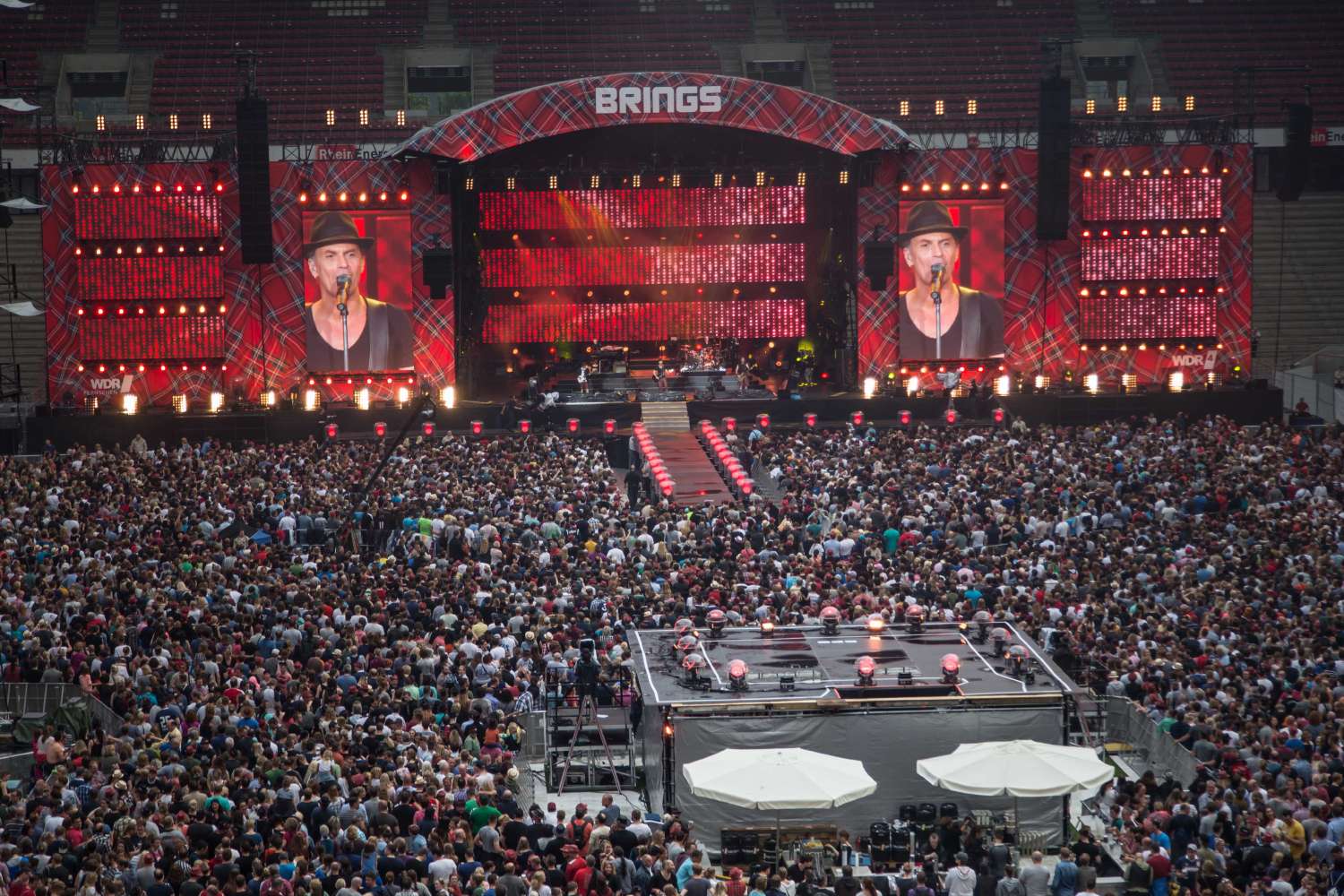 Cologne band Brings toured with dLive including a final stadium gig before 50,000 spectators