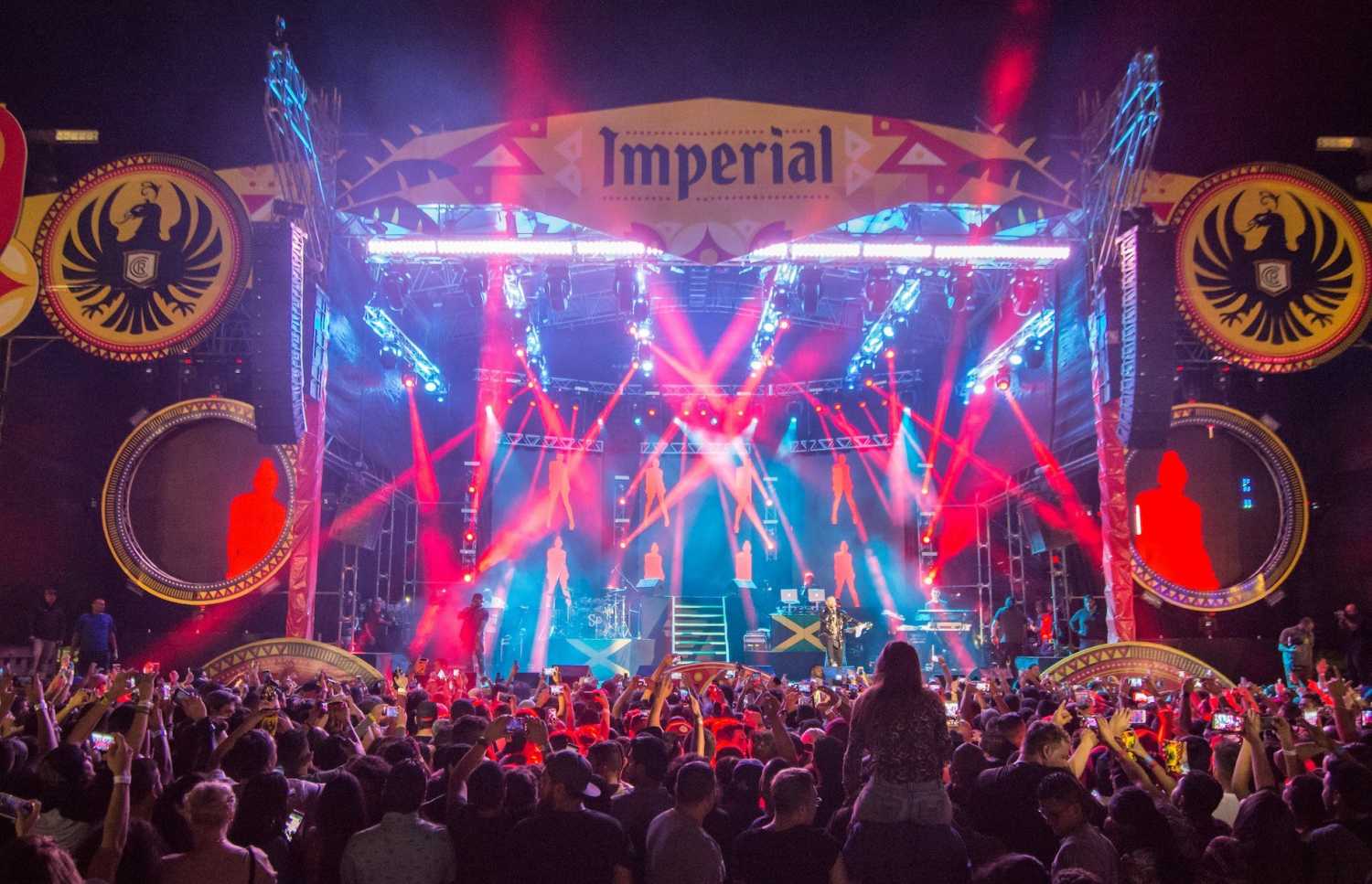 A highlight of the festival, which draws 150,000 visitors, are the concerts at the Barra Imperial Stage