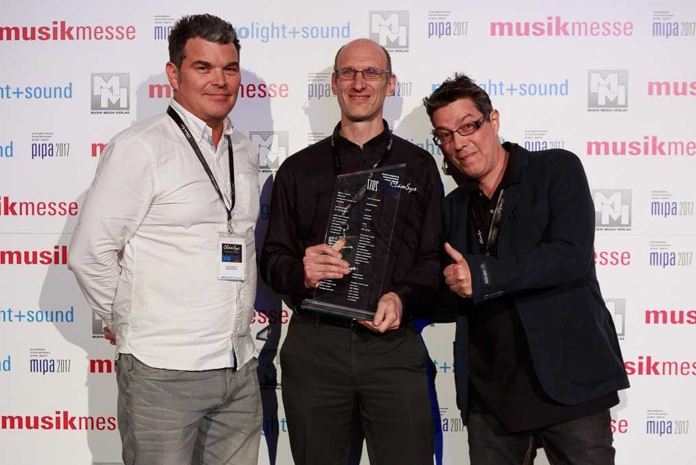 Based on voting by over 100 journalists, the award was presented at the Prolight + Sound Based on voting by over 100 journalists, the award was presented at the Prolight + Sound
