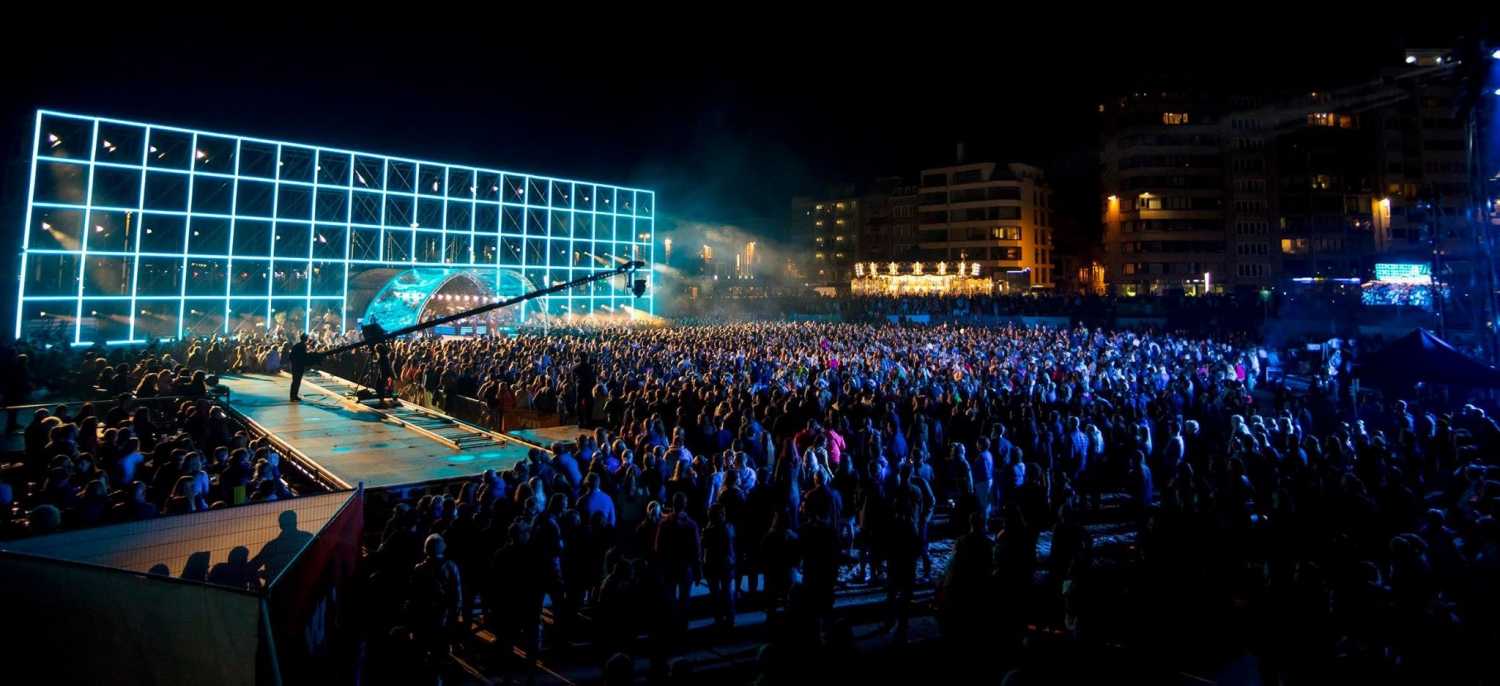 The design concept for the festival was built around a 60m x 20m translucent stage structure