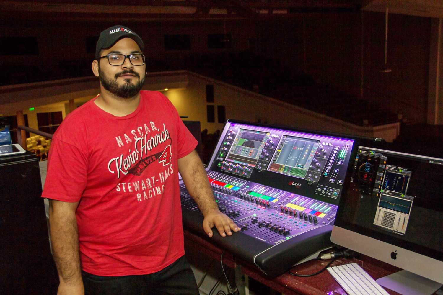 Audio manager Julio Paredes Rosero