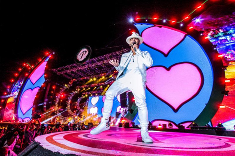 Latin music star Gabriel performed in front of epic LED screens