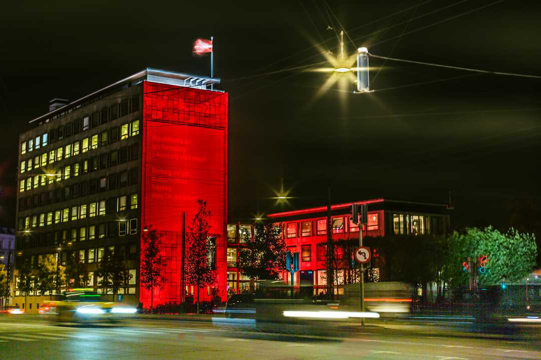 Realdania’s building was hard to miss with a fiery red illumination created with SGM fixtures Realdania’s building was hard to miss with a fiery red illumination created with SGM fixtures