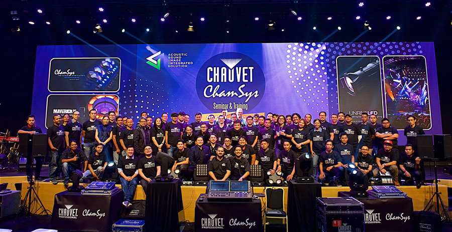 The open house in Jakarta drew over 100 lighting industry professionals