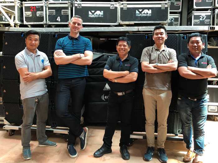 Mr. Hai, Van Lam Audio Equipment; Mr. Alfonso Martin, Sonos Libra; Mr. Hieu Van Nghe, Van Nghe Music Centre owner; Mr. Nguyen Duc Cuong, Van Lam owner; Mr. Phan Nhat, Van Nghe Music Centre Mr. Hai, Van Lam Audio Equipment; Mr. Alfonso Martin, Sonos Libra; Mr. Hieu Van Nghe, Van Nghe Music Centre owner; Mr. Nguyen Duc Cuong, Van Lam owner; Mr. Phan Nhat, Van Nghe Music Centre