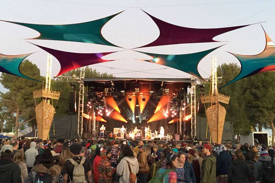 The stage served up an array of beams and washes in ever-changing colours The stage served up an array of beams and washes in ever-changing colours