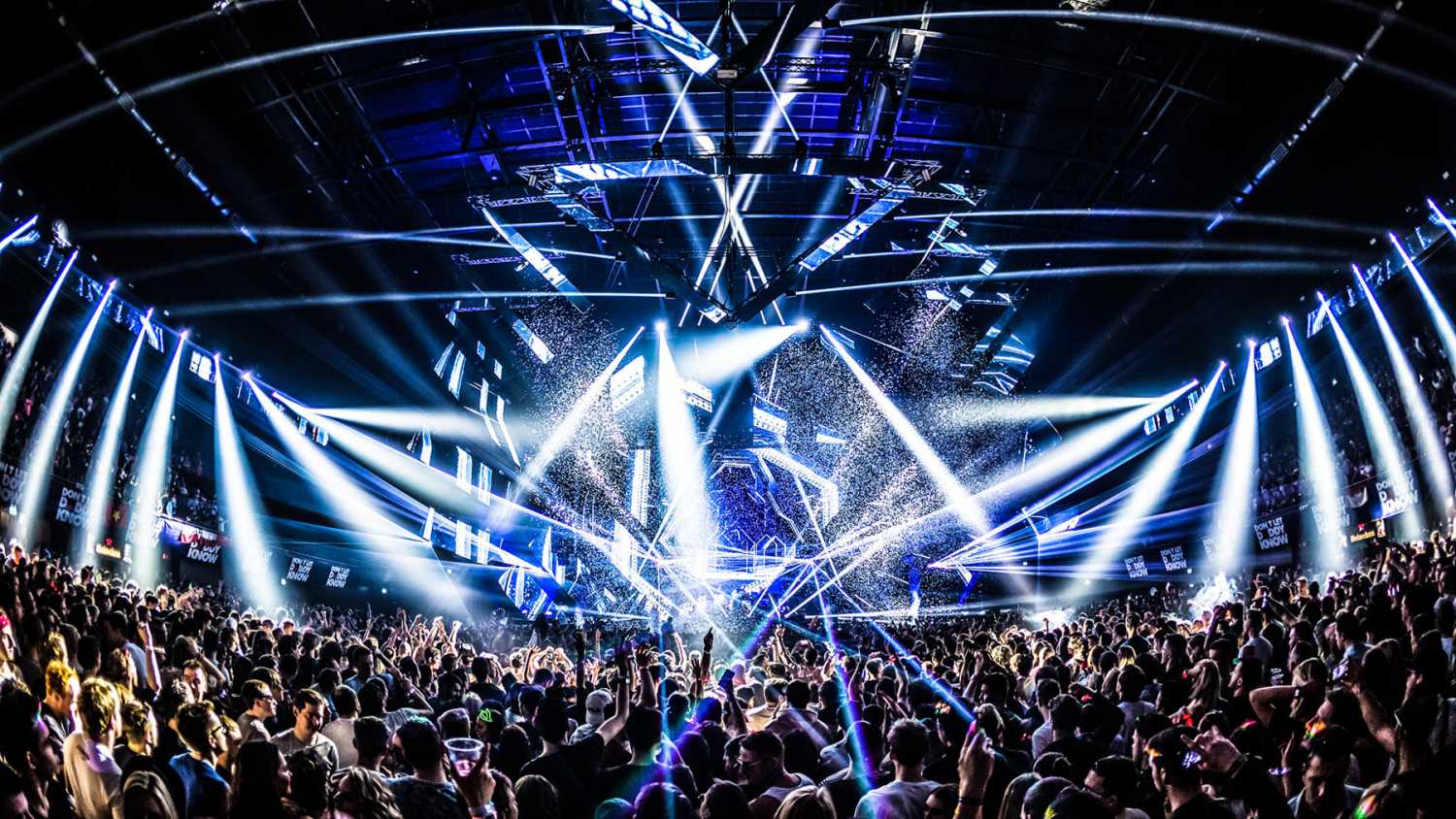 lighting design was by Bas Knappers from Netherlands-based Live Legends (photo: Eldrid de Boer, E&A Events) lighting design was by Bas Knappers from Netherlands-based Live Legends (photo: Eldrid de Boer, E&A Events)
