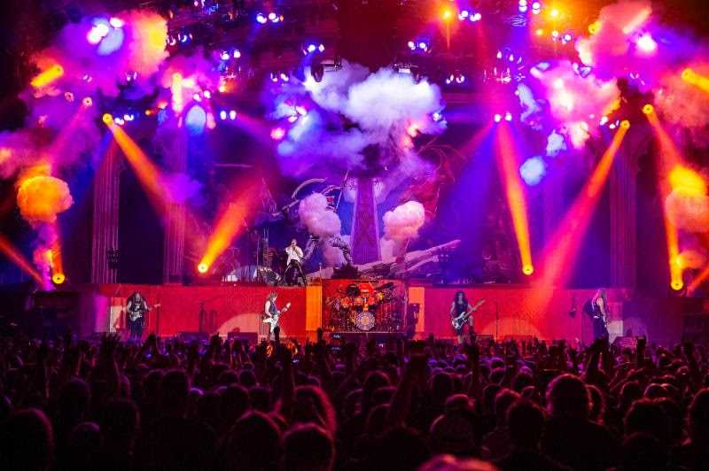 Philips Vari-Lite VL6000 Beams in action on Iron Maiden's Legacy of the Beast tour (photo: John McMurtrie)