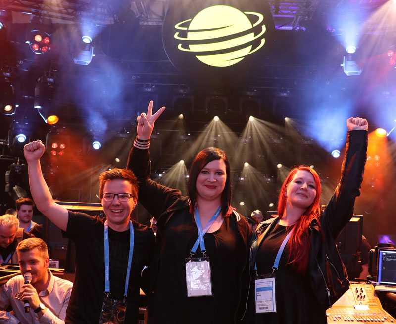 Winner Nina Mesitz and her team Status Cue Winner Nina Mesitz and her team Status Cue