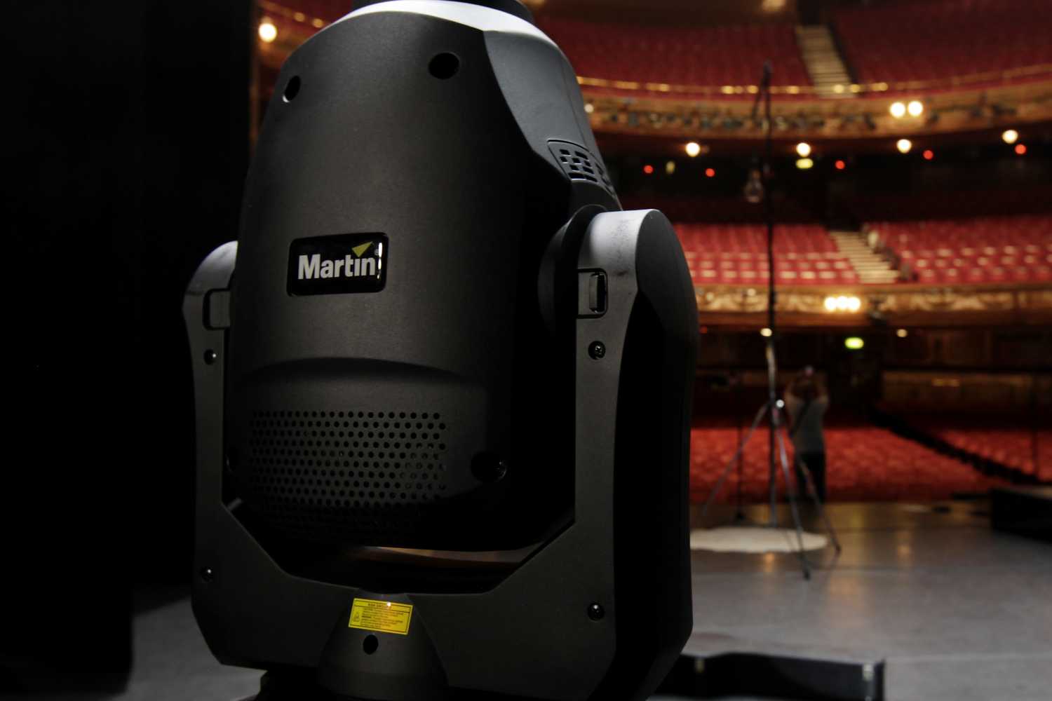 The ERA 300 Profile is a compact LED moving head, designed to be easy to handle and rig The ERA 300 Profile is a compact LED moving head, designed to be easy to handle and rig