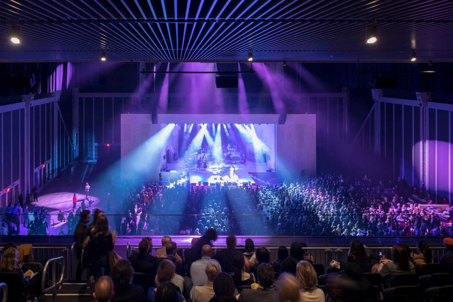 The McCourt can accommodate an audience of approximately 1,250 seated and more than 2,000 standing (photo: Iwan Baan) The McCourt can accommodate an audience of approximately 1,250 seated and more than 2,000 standing (photo: Iwan Baan)