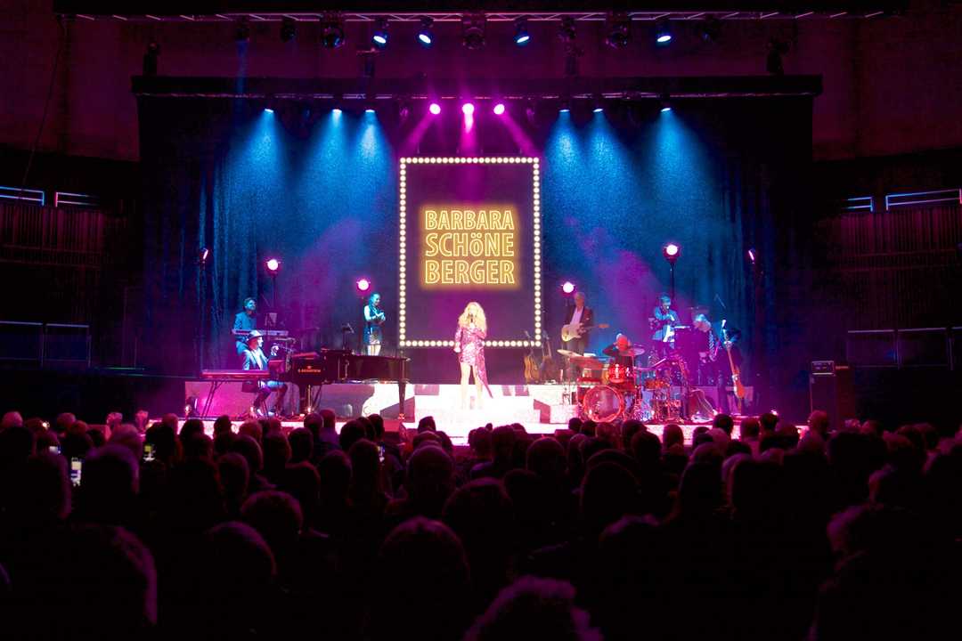 Barbara Schöneberger’s latest tour covered 10 dates across Germany Barbara Schöneberger’s latest tour covered 10 dates across Germany