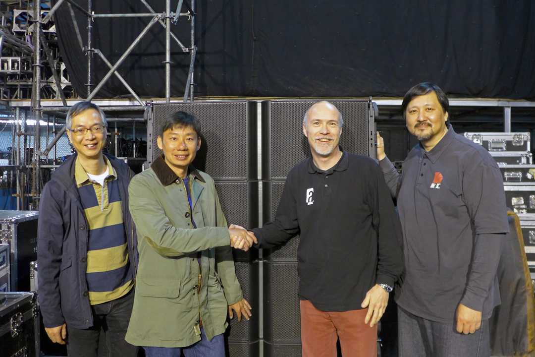 Alcons Audio MD Tom Back confirms the sale with Cellosound executives Alcons Audio MD Tom Back confirms the sale with Cellosound executives