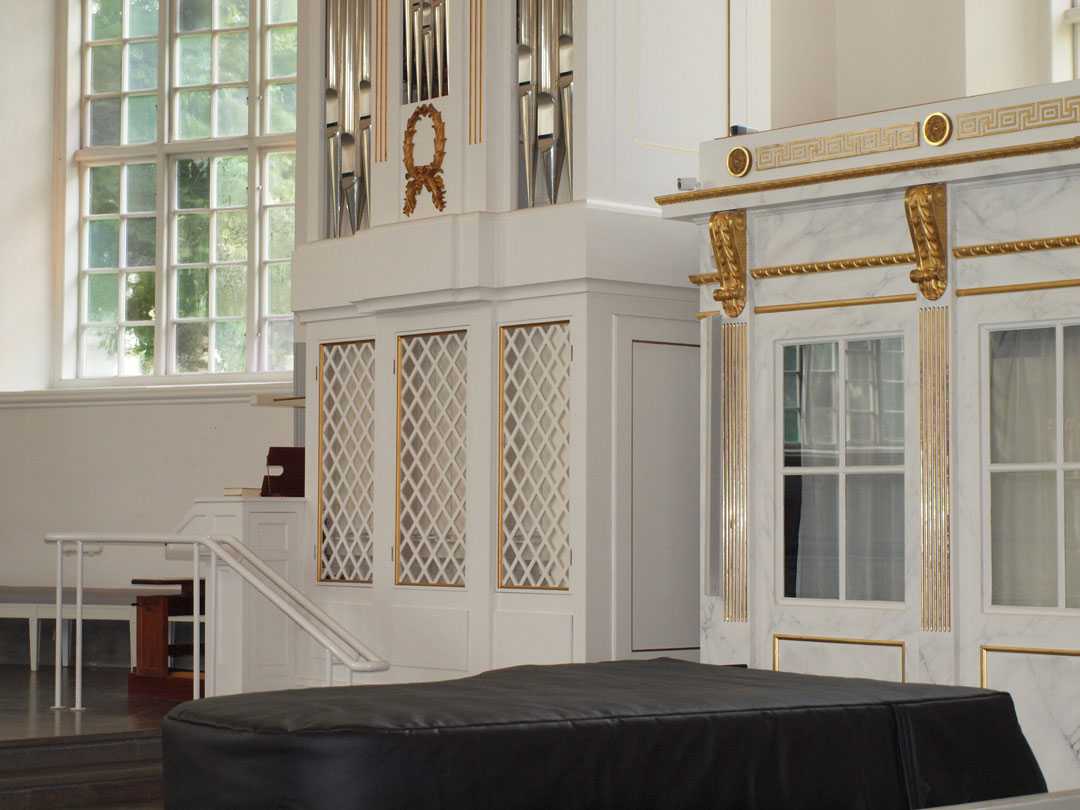 The cathedral’s classical interior meant that there were very strict rules about the aesthetics of the system
