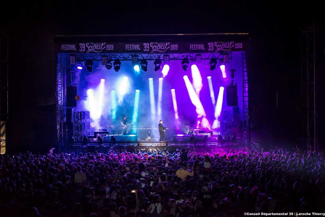 Claypaky fixtures lit Big Flo & Oli, Martin Solveig, Eagle-Eye Cherry and other performers Claypaky fixtures lit Big Flo & Oli, Martin Solveig, Eagle-Eye Cherry and other performers