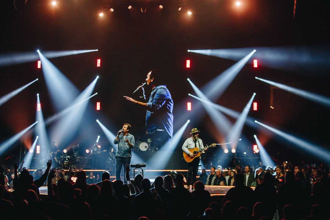The tour featured Casting Crowns, Hillsong Worship and Elevation Worship The tour featured Casting Crowns, Hillsong Worship and Elevation Worship