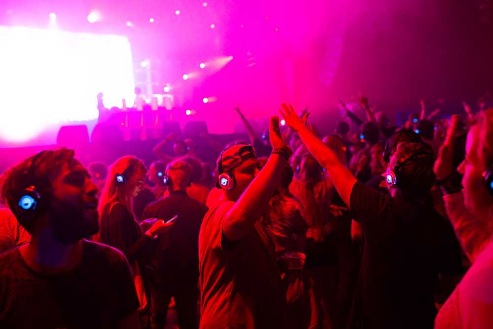 30,000 headphones were used for the event 30,000 headphones were used for the event