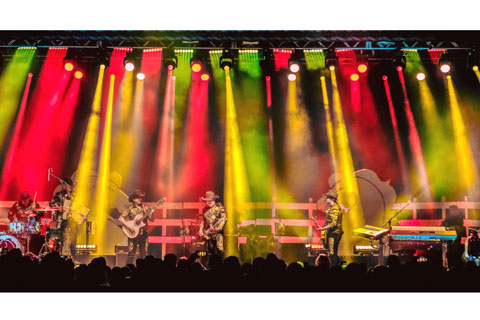 Bronco play Milwaukee (photo: Dan Kazinski)