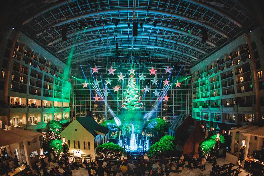 Bringing the production sonically alive was the task of an L-Acoustics Kara system (photo: Liz Peterson) Bringing the production sonically alive was the task of an L-Acoustics Kara system (photo: Liz Peterson)