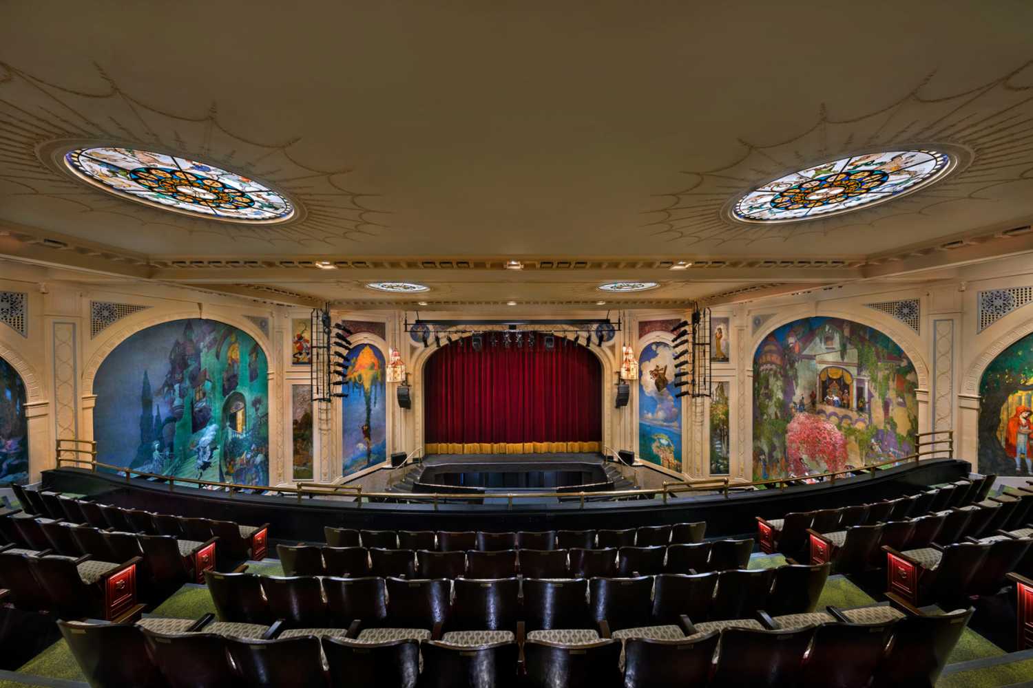 El Teatro features a series of 30ft murals and stained-glass roundels (© David Joseph, courtesy of Katz Architecture) El Teatro features a series of 30ft murals and stained-glass roundels (© David Joseph, courtesy of Katz Architecture)