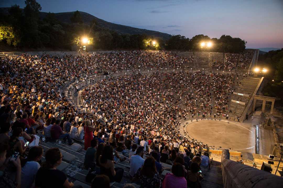 The Persians was staged at the ancient Epidaurus open-air amphitheatre (photo: Thomas Daskalakis) The Persians was staged at the ancient Epidaurus open-air amphitheatre (photo: Thomas Daskalakis)
