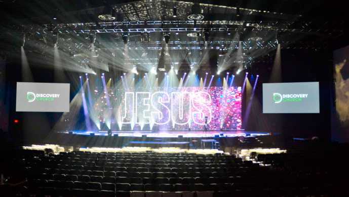 The Prolights fixtures are a major upgrade for the Orlando church The Prolights fixtures are a major upgrade for the Orlando church
