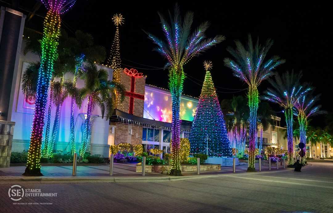 The University Town Centre Mall holiday light show (photo: Stancil Entertainment) The University Town Centre Mall holiday light show (photo: Stancil Entertainment)