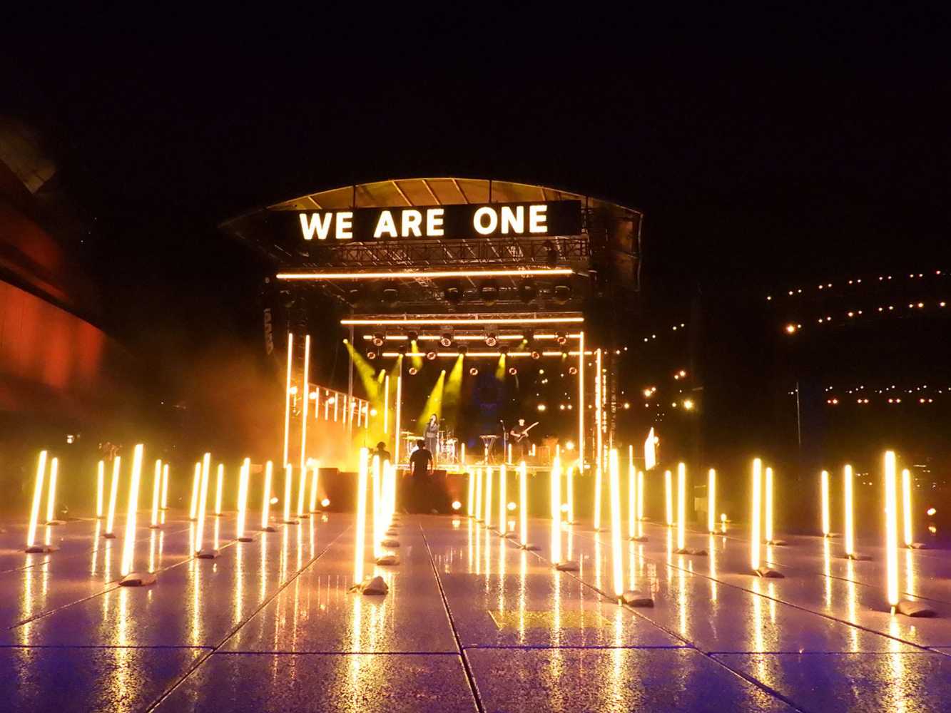 We Are One – New Year’s Eve in Sydney (photo: Ziggy Ziegler)