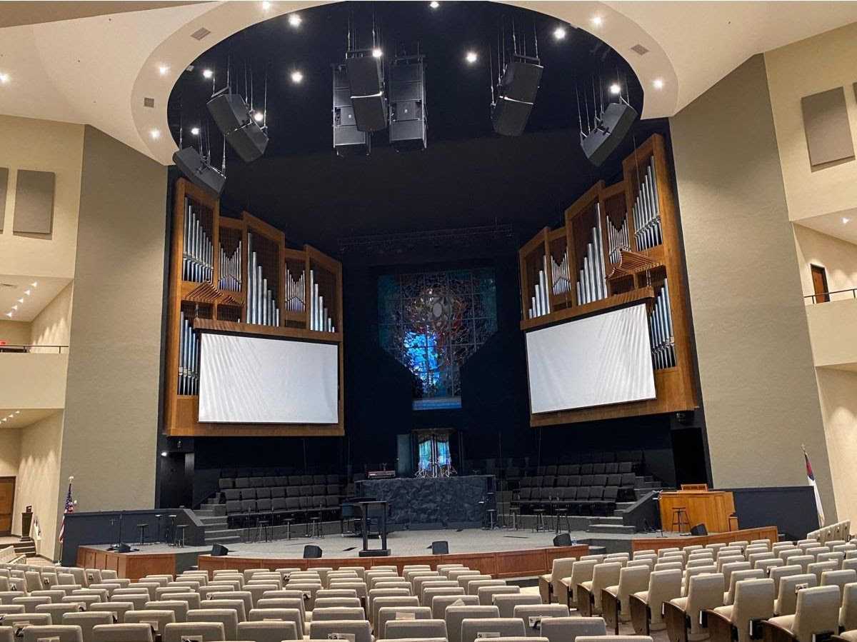 Ford AV deployed 10 Fulcrum Acoustic AH4 Higher-Output Coaxial Horns in a semi-circle above the altar for the main coverage Ford AV deployed 10 Fulcrum Acoustic AH4 Higher-Output Coaxial Horns in a semi-circle above the altar for the main coverage