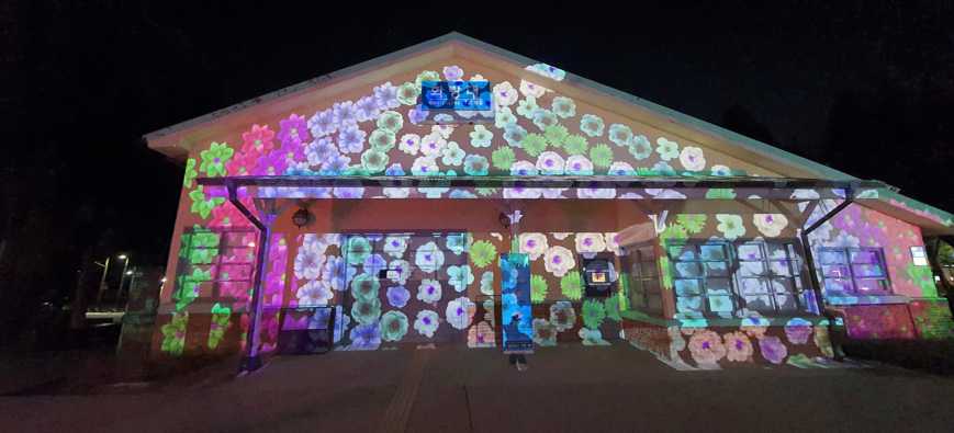 Colourful projections on the old Hwarangdae Station are achieved by a Christie D16WU-HS laser projector Colourful projections on the old Hwarangdae Station are achieved by a Christie D16WU-HS laser projector