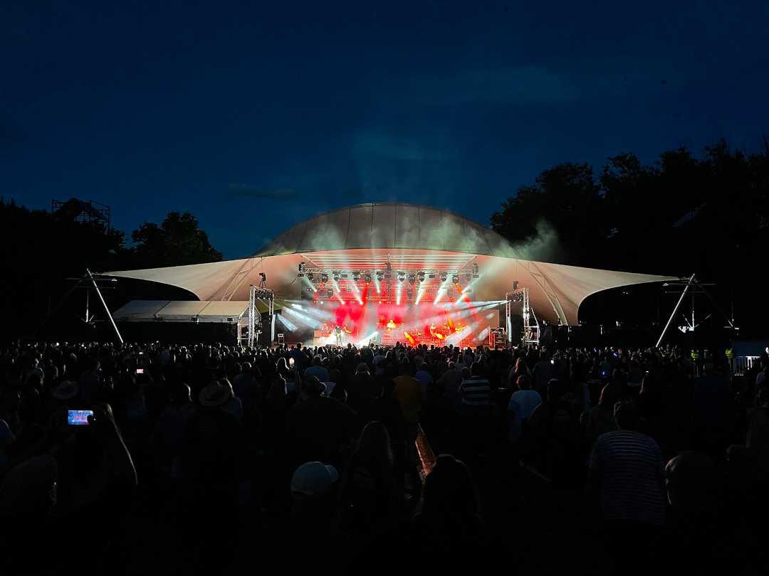 The MegaPointes saw action on the Red Hot Summer tour (photo: Darren Russell) The MegaPointes saw action on the Red Hot Summer tour (photo: Darren Russell)