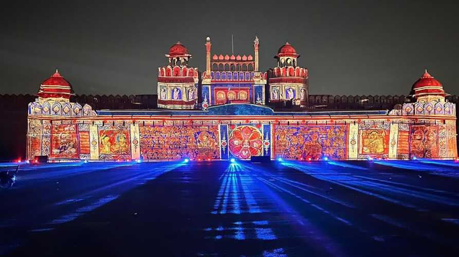 The Lahori Gate and its surrounding walls are illuminated by 19 Christie laser projectors The Lahori Gate and its surrounding walls are illuminated by 19 Christie laser projectors