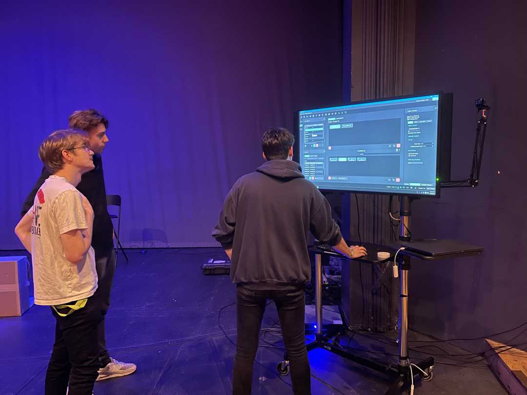 The tour visited schools that deliver relevant programmes where BlackTrax experience is beneficial The tour visited schools that deliver relevant programmes where BlackTrax experience is beneficial