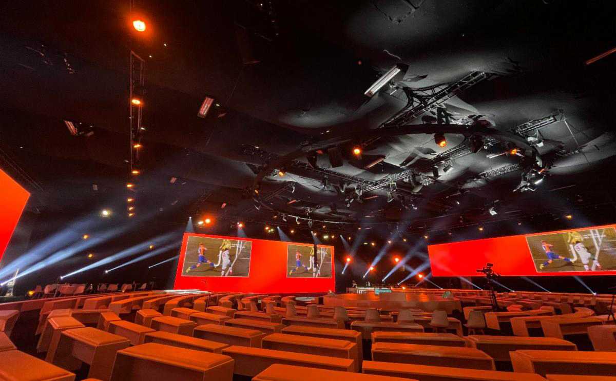 The video team used a six-camera set-up to capture the seminar with three large LED screens rigged in the space (photo: Alex Knowles)