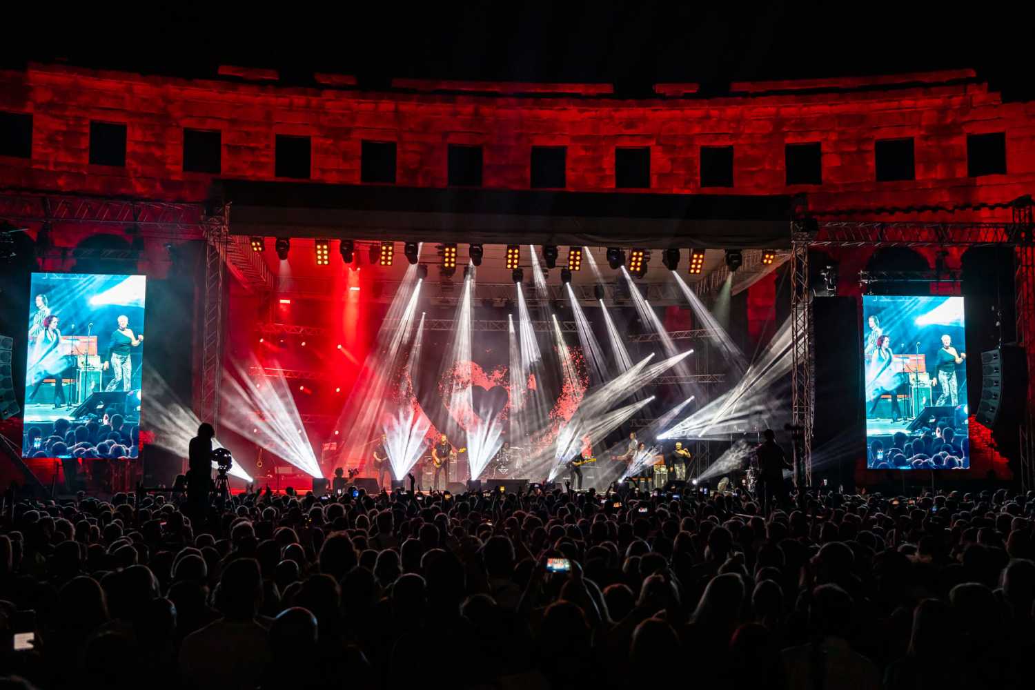 Lighting equipment was supplied by Zagreb-based rental specialist Promo Logistika (photo: Louise Stickland)