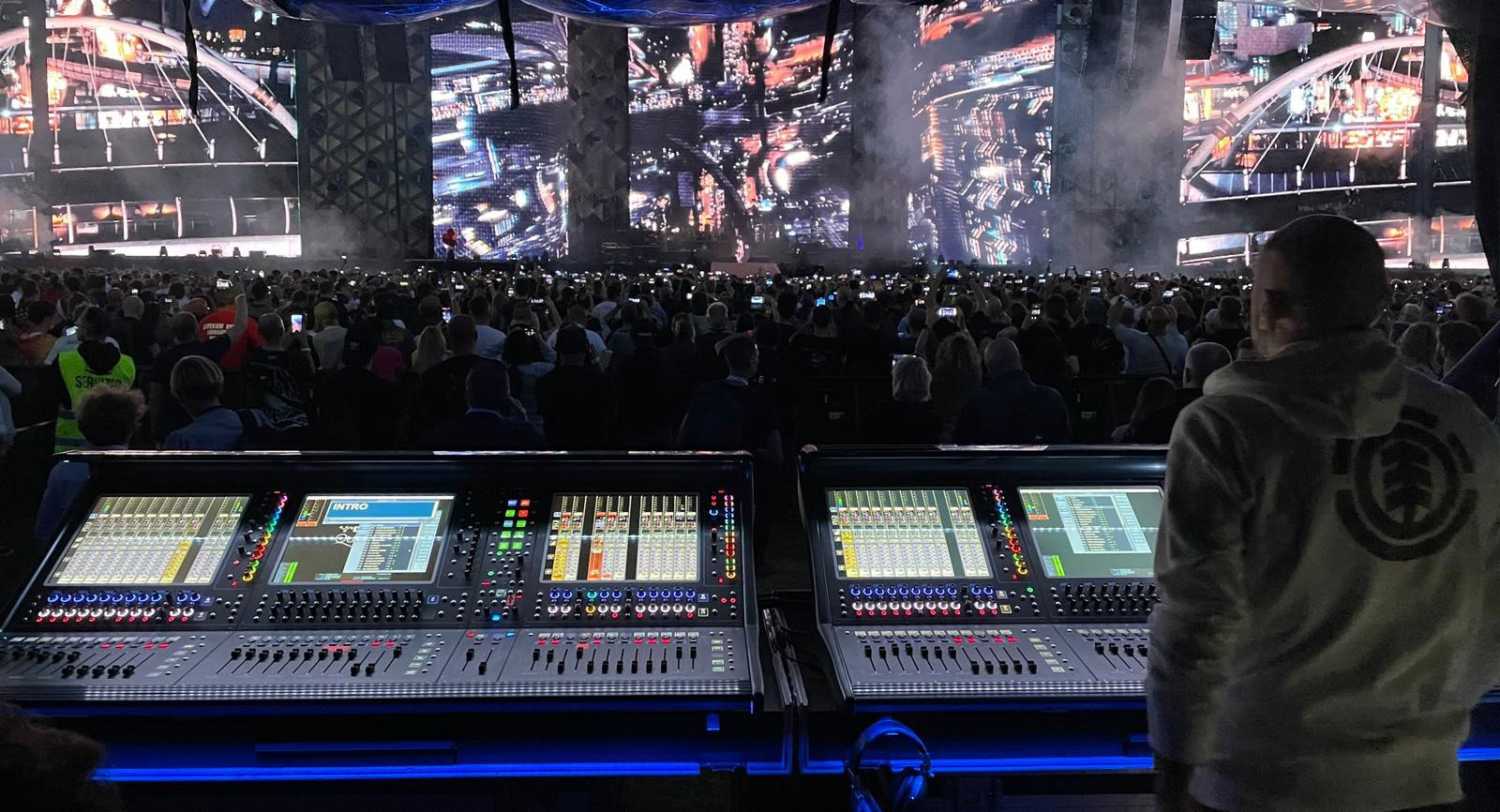 More than 600,0000 fans enjoyed one of Italy’s most famous and best-loved singers More than 600,0000 fans enjoyed one of Italy’s most famous and best-loved singers