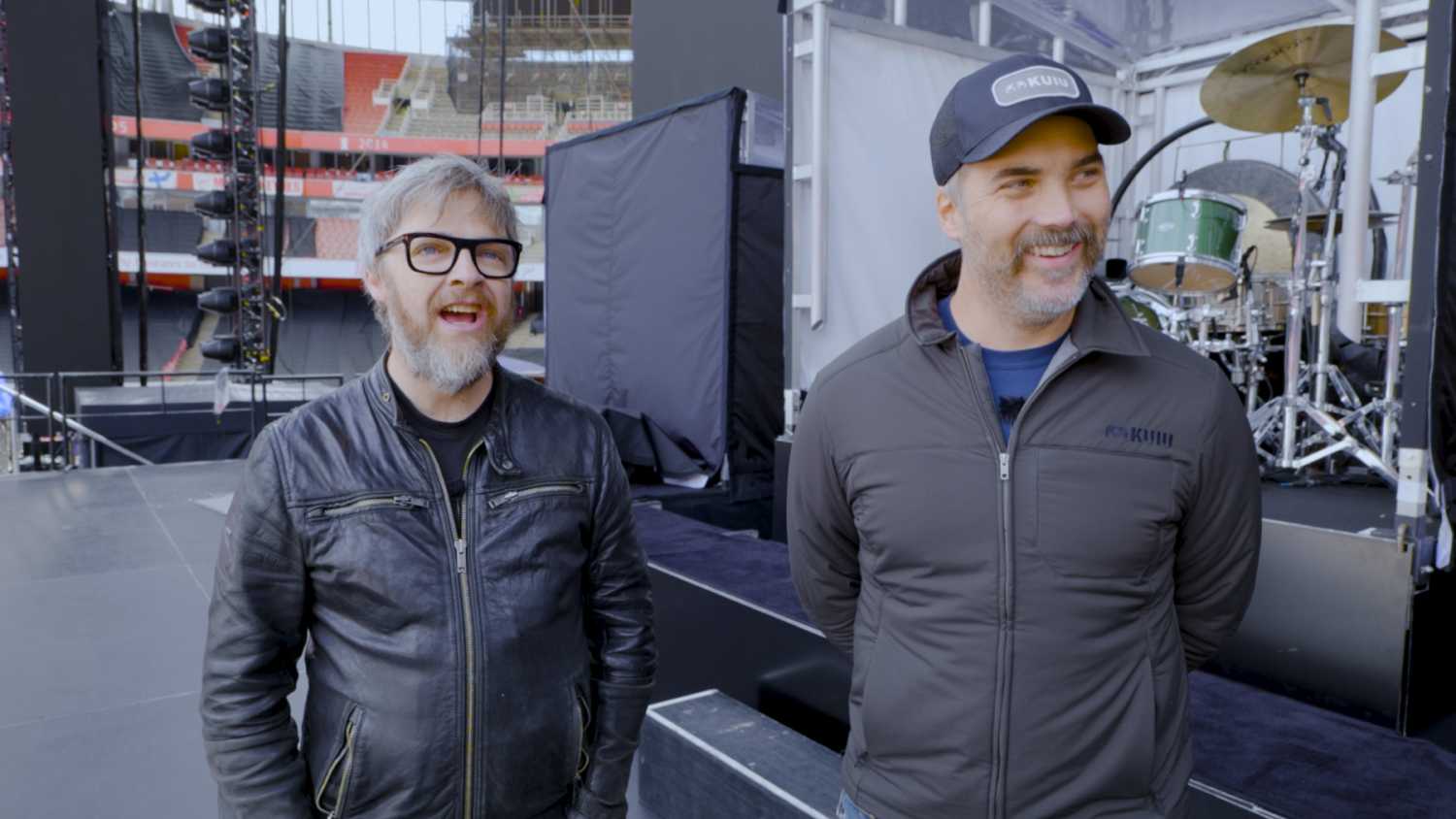 Monitor engineer Marty Beath and engineer Kenny Kaiser