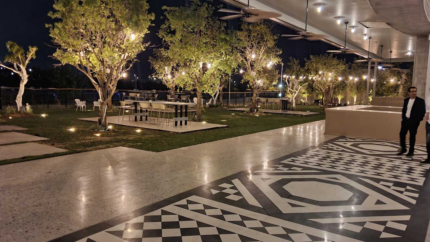 Dua by Lago is one of Israel’s leading venues for weddings, proms and other special occasions Dua by Lago is one of Israel’s leading venues for weddings, proms and other special occasions