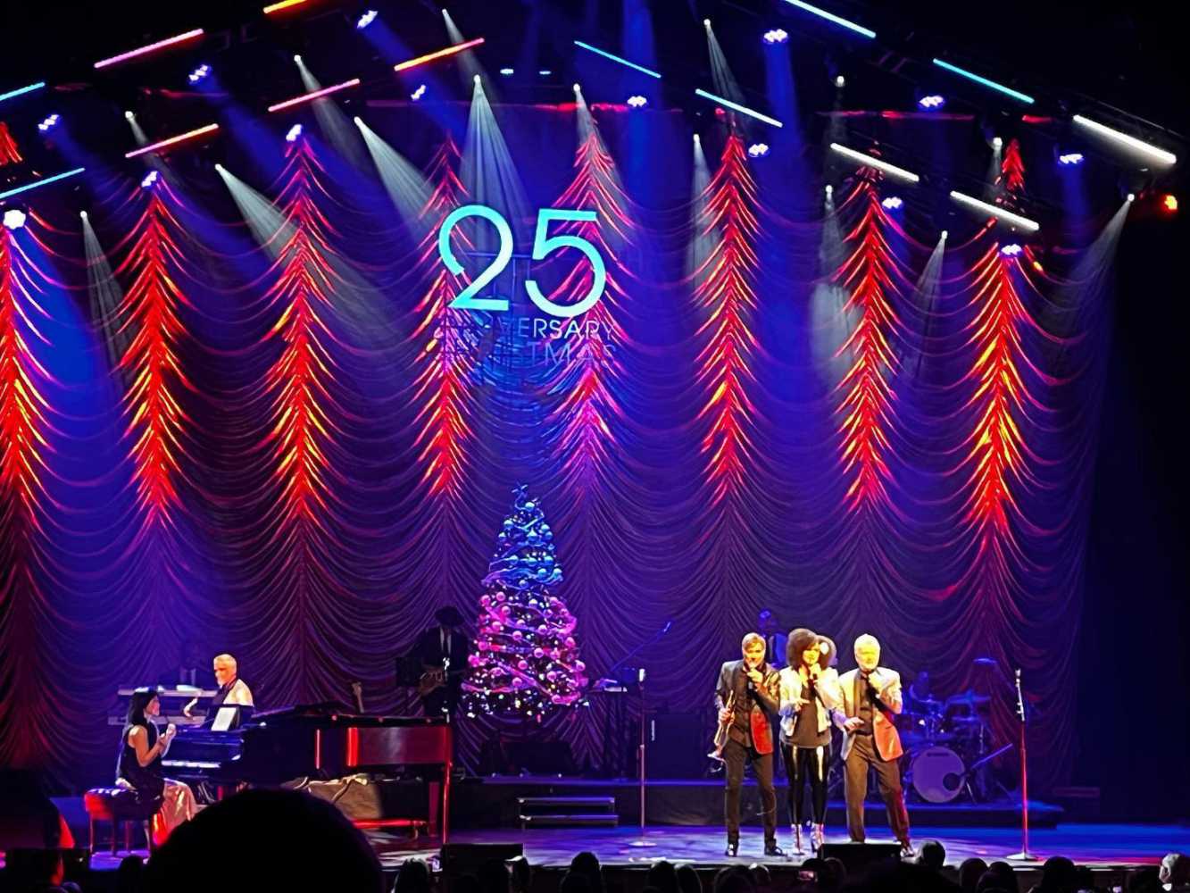 Christmas with Dave Dave Koz & Friends