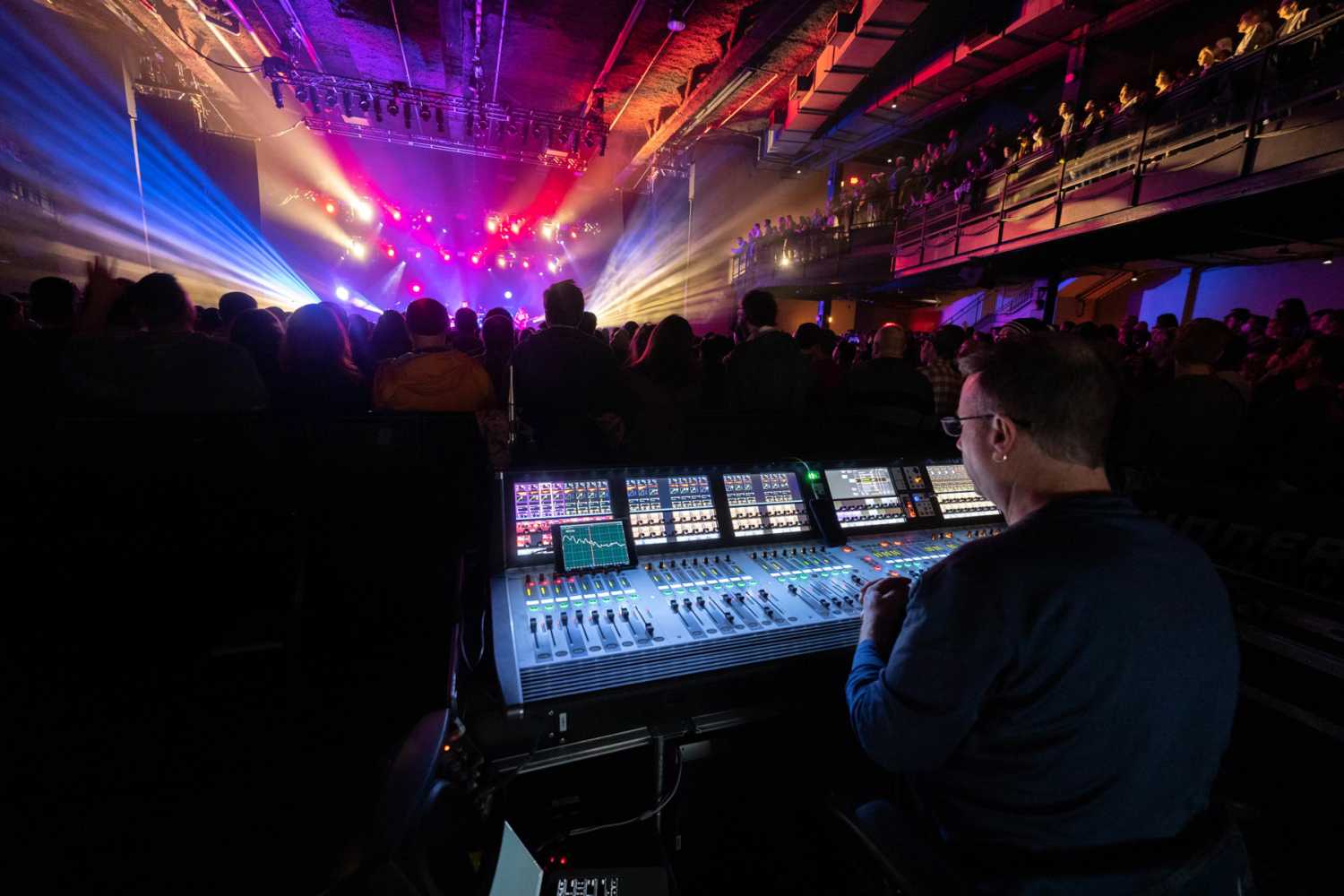 FOH Engineer Peter Thompson utilised Soundcraft audio control solutions