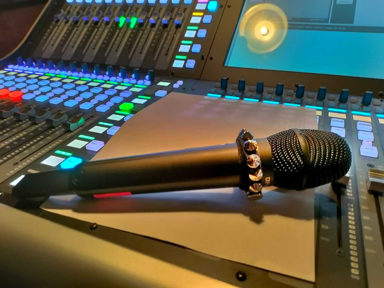 Sound engineer Enrico La Falce selected DPA Microphones’ d:facto 4018V Vocal Microphone