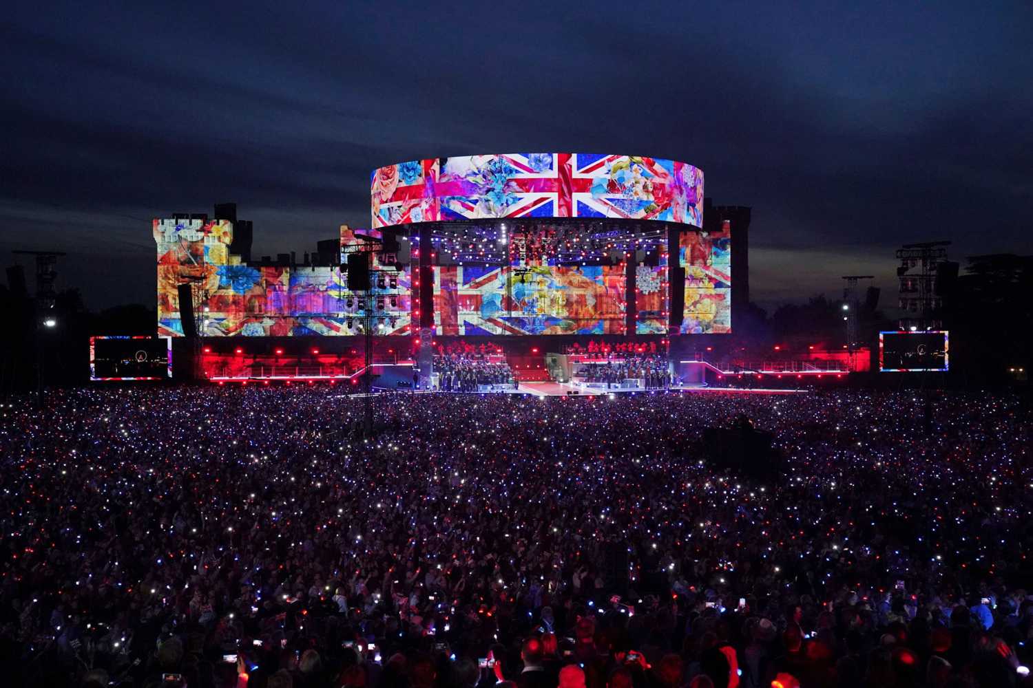 A 20,000 strong audience gathered within Windsor Castle grounds for the concert