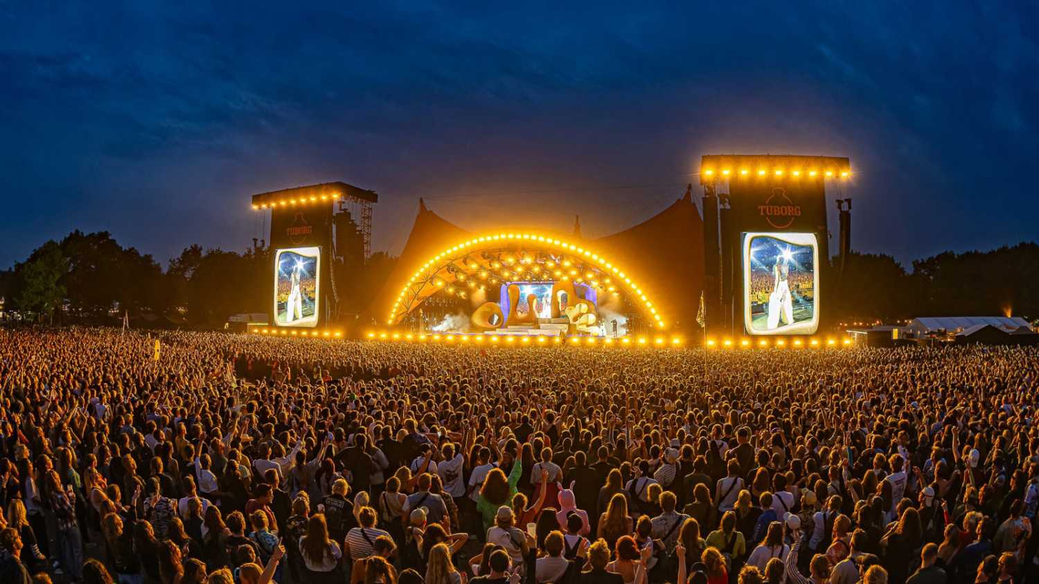 The Orange Stage hosted headliners including Lizzo, Blur, Lil Nas X, and Kendrick Lamar