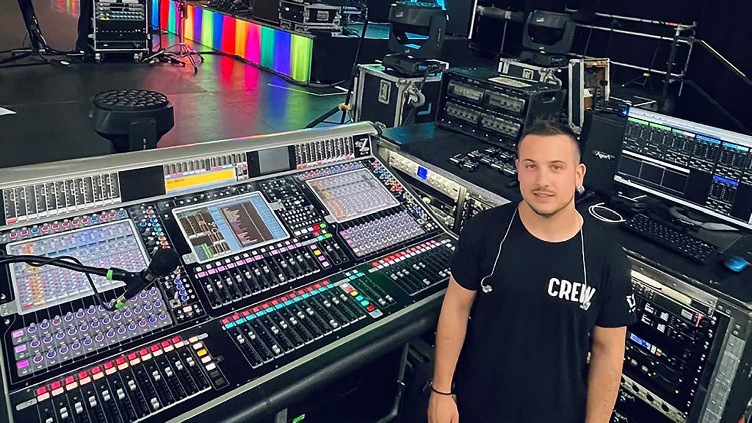 Monitor engineer Michele Nicolino utilises a DiGiCo Quantum7 (photo: Alberto Anucci)