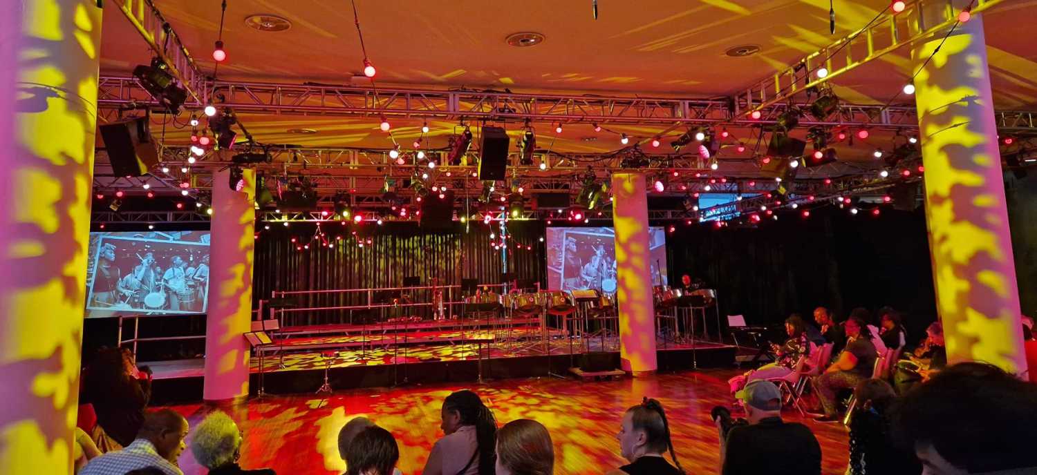 The Southbank Centre has added 12 Ayrton Mistral S spots to its permanent rig over the Royal Festival Hall’s Clore Ballroom The Southbank Centre has added 12 Ayrton Mistral S spots to its permanent rig over the Royal Festival Hall’s Clore Ballroom