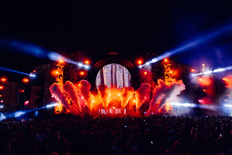 Revolution Rental designed an innovative lighting setup at the festival's Main Stage