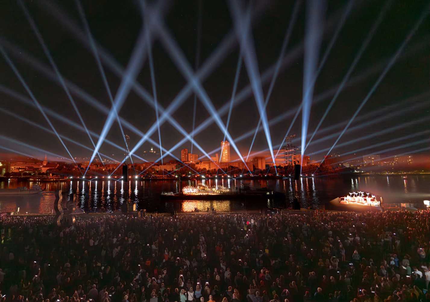 The Linzer Klangwolke attracts around 100,000 spectators each year to Danube Park