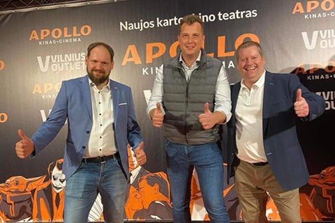 Vilius Čeledinas, head of AV Department for JSC Biznio mašinų kompanija (BMK), Tadas Rackauskas (Apollo Group) and Chris Connett (Christie) (photo: Apollo Kinas)