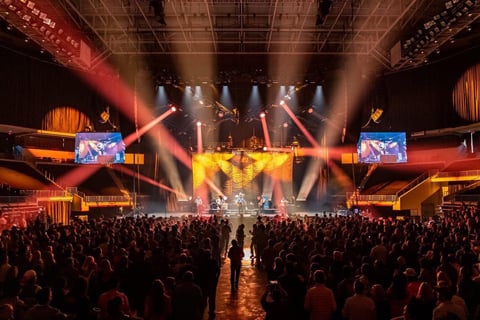 The tour wraps at Billy Bob’s in Fort Worth just before New Year’s Eve (photo: Alive Coverage)